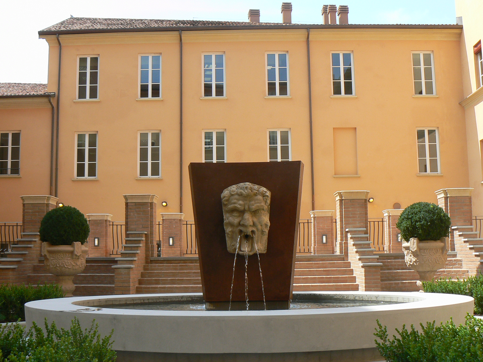 Foto del Palazzo Pizzardi visto dall'interno